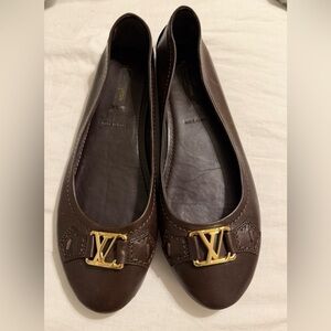 Louis Vuitton Oxford Ballet Brown Flats with Gold Accents